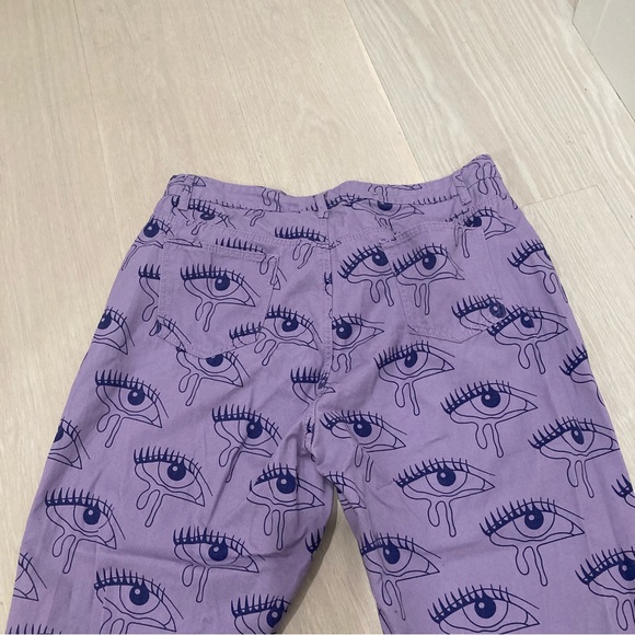 SHEIN | Curve Eye Graphic Jeans - Picture 8 of 10